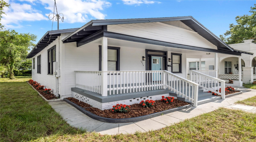 Tampa, Florida 33605, 2 Bedroom Bedrooms, ,2 Bathroombathrooms,Residential,For Sale,26Th,0,Mfrtb8538012