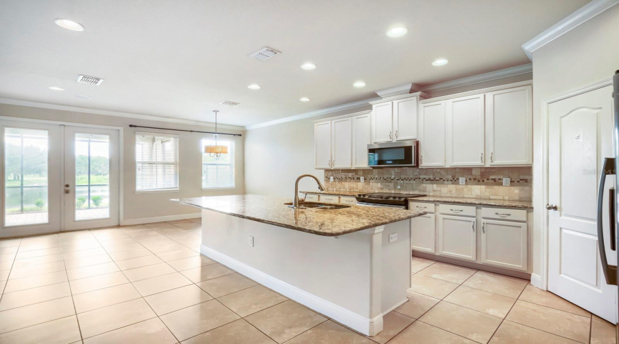 Tampa, Florida 33626, 3 Bedroom Bedrooms, ,2 Bathroombathrooms,Residential,For Sale,Casa Lago,0,Mfrtb8529732