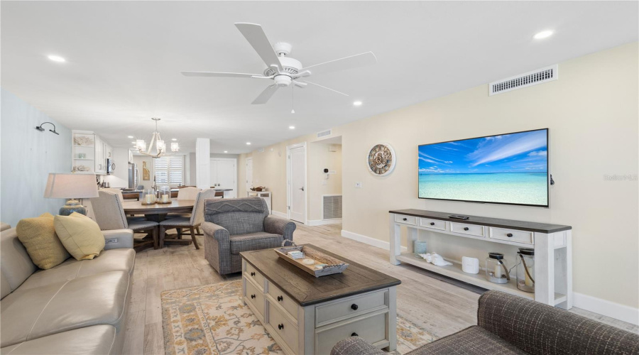 Sarasota, Florida 34242, 2 Bedroom Bedrooms, ,2 Bathroombathrooms,Residential,For Sale,Midnight Pass,0,Mfra4685065
