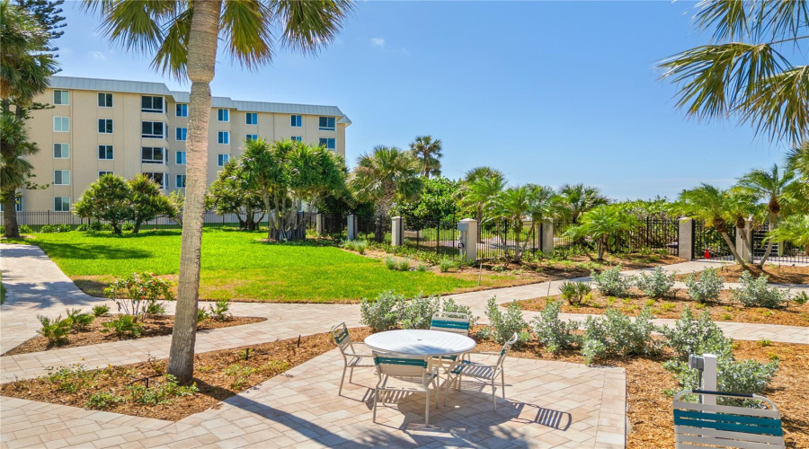 Sarasota, Florida 34242, 2 Bedroom Bedrooms, ,2 Bathroombathrooms,Residential,For Sale,Midnight Pass,0,Mfra4685065