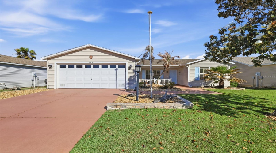 The Villages, Florida 32162, 3 Bedroom Bedrooms, ,2 Bathroombathrooms,Residential,For Sale,Blossom,0,Mfrg5110982