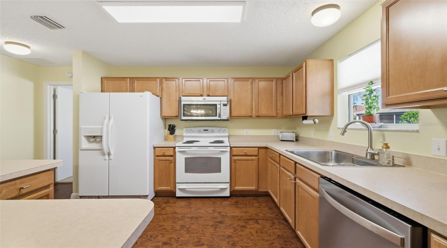 The Villages, Florida 32162, 3 Bedroom Bedrooms, ,2 Bathroombathrooms,Residential,For Sale,Blossom,0,Mfrg5110982