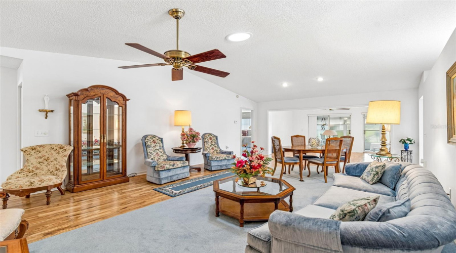 Lakeland, Florida 33810, 3 Bedroom Bedrooms, ,2 Bathroombathrooms,Residential,For Sale,Silver Lakes,0,Mfrtb8521172