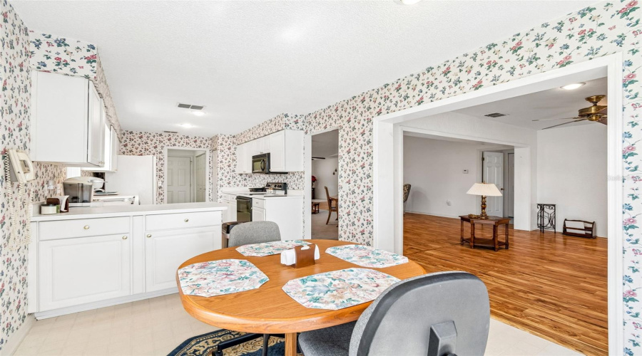 Lakeland, Florida 33810, 3 Bedroom Bedrooms, ,2 Bathroombathrooms,Residential,For Sale,Silver Lakes,0,Mfrtb8521172