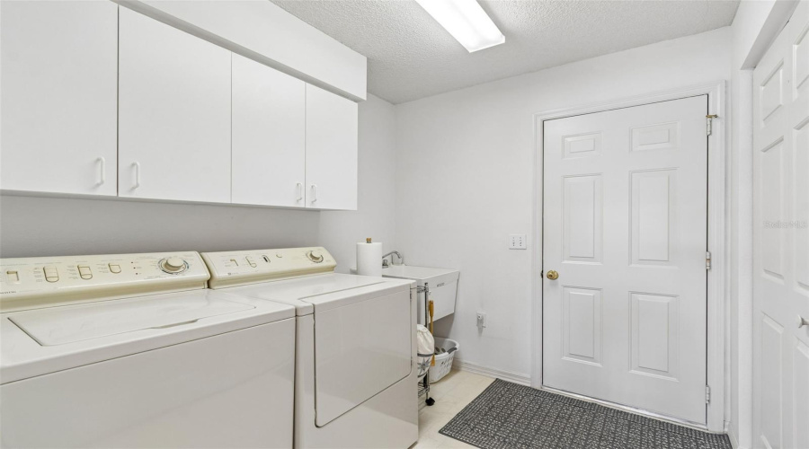 Lakeland, Florida 33810, 3 Bedroom Bedrooms, ,2 Bathroombathrooms,Residential,For Sale,Silver Lakes,0,Mfrtb8521172