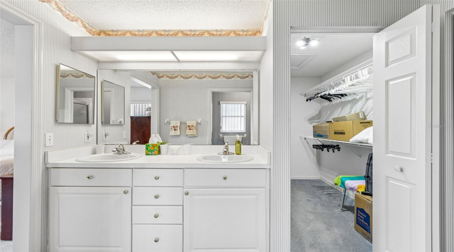 Lakeland, Florida 33810, 3 Bedroom Bedrooms, ,2 Bathroombathrooms,Residential,For Sale,Silver Lakes,0,Mfrtb8521172