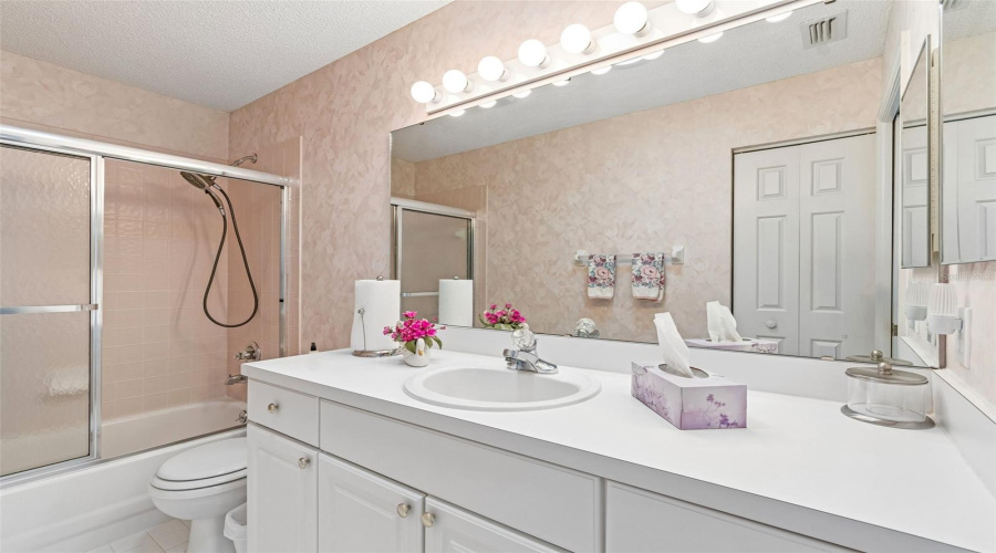 Lakeland, Florida 33810, 3 Bedroom Bedrooms, ,2 Bathroombathrooms,Residential,For Sale,Silver Lakes,0,Mfrtb8521172