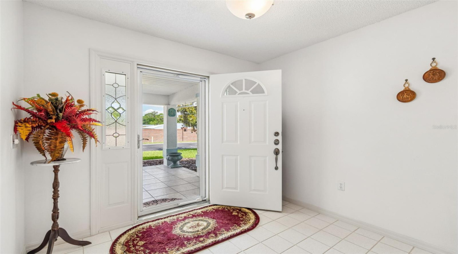 Lakeland, Florida 33810, 3 Bedroom Bedrooms, ,2 Bathroombathrooms,Residential,For Sale,Silver Lakes,0,Mfrtb8521172