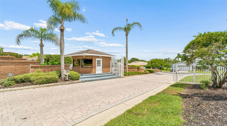 Front Entrance - Silver Lakes