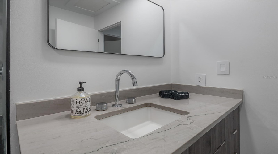Tampa, Florida 33615, 3 Bedroom Bedrooms, ,3 Bathroombathrooms,Residential,For Sale,Bay Pointe,0,Mfrtb8512133