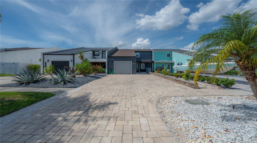Tampa, Florida 33615, 3 Bedroom Bedrooms, ,3 Bathroombathrooms,Residential,For Sale,Bay Pointe,0,Mfrtb8512133
