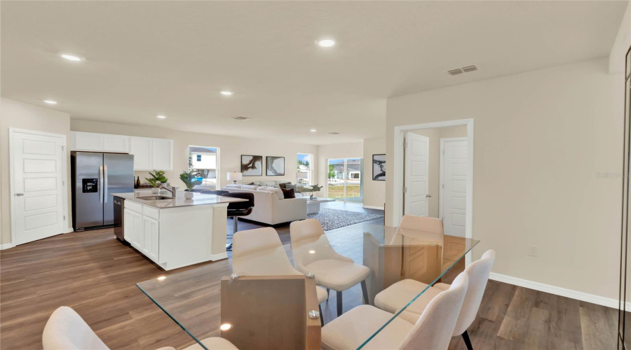 Lakeland, Florida 33810, 5 Bedroom Bedrooms, ,3 Bathroombathrooms,Residential,For Sale,Forrest Fox,0,Mfro6415023