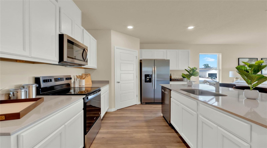 Lakeland, Florida 33810, 5 Bedroom Bedrooms, ,3 Bathroombathrooms,Residential,For Sale,Forrest Fox,0,Mfro6415023