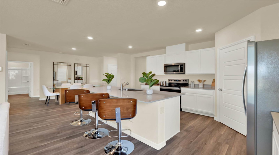 Lakeland, Florida 33810, 5 Bedroom Bedrooms, ,3 Bathroombathrooms,Residential,For Sale,Forrest Fox,0,Mfro6415023