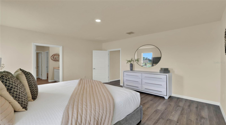 Lakeland, Florida 33810, 5 Bedroom Bedrooms, ,3 Bathroombathrooms,Residential,For Sale,Forrest Fox,0,Mfro6415023