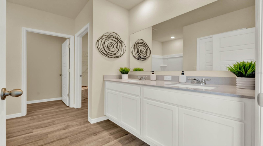 Lakeland, Florida 33810, 5 Bedroom Bedrooms, ,3 Bathroombathrooms,Residential,For Sale,Forrest Fox,0,Mfro6415023