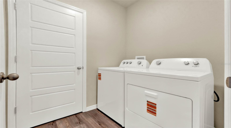 Lakeland, Florida 33810, 5 Bedroom Bedrooms, ,3 Bathroombathrooms,Residential,For Sale,Forrest Fox,0,Mfro6415023