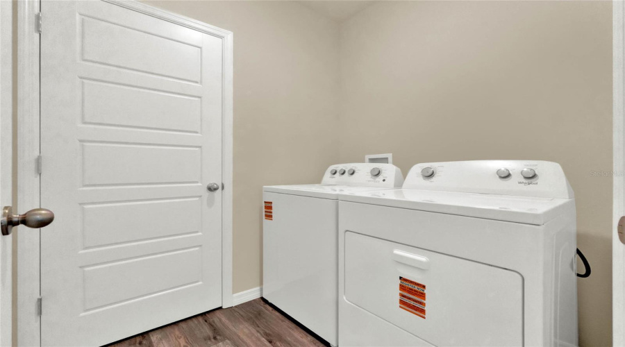 Lakeland, Florida 33810, 5 Bedroom Bedrooms, ,3 Bathroombathrooms,Residential,For Sale,Forrest Fox,0,Mfro6415023