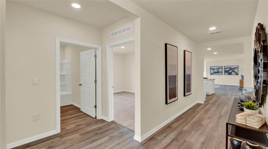 Lakeland, Florida 33810, 5 Bedroom Bedrooms, ,3 Bathroombathrooms,Residential,For Sale,Forrest Fox,0,Mfro6415023