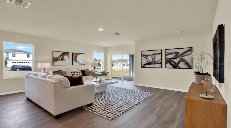 Lakeland, Florida 33810, 5 Bedroom Bedrooms, ,3 Bathroombathrooms,Residential,For Sale,Forrest Fox,0,Mfro6415023