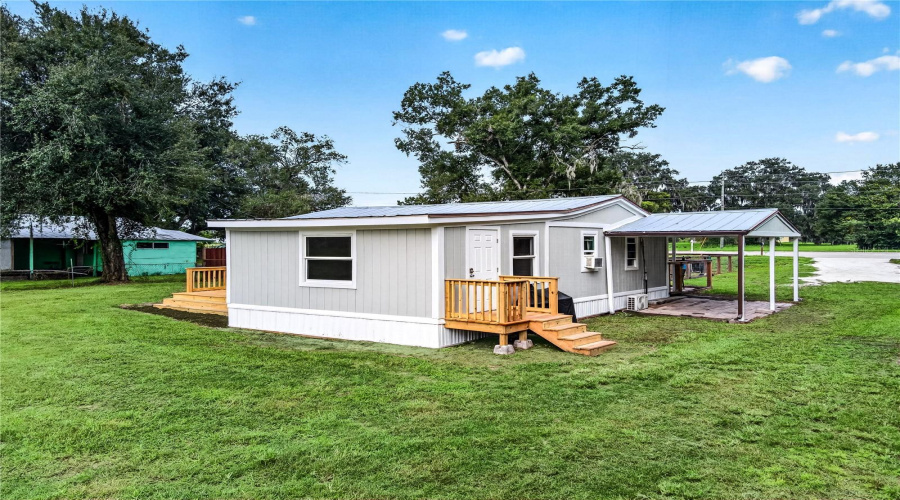 Arcadia, Florida 34266, 3 Bedroom Bedrooms, ,1 Bathroombathrooms,Residential,For Sale,Highway 17,0,Mfro6431048
