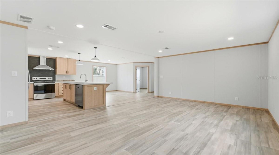 Lake Wales, Florida 33898, 3 Bedroom Bedrooms, ,2 Bathroombathrooms,Residential,For Sale,Breeze Hill,0,Mfrp4936508