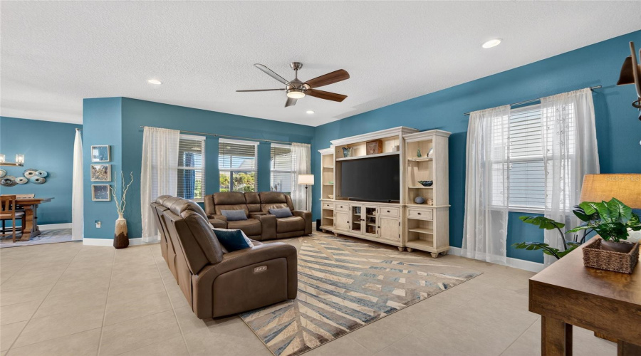 Apollo Beach, Florida 33572, 3 Bedroom Bedrooms, ,2 Bathroombathrooms,Residential,For Sale,Winterside,0,Mfrtb8473960
