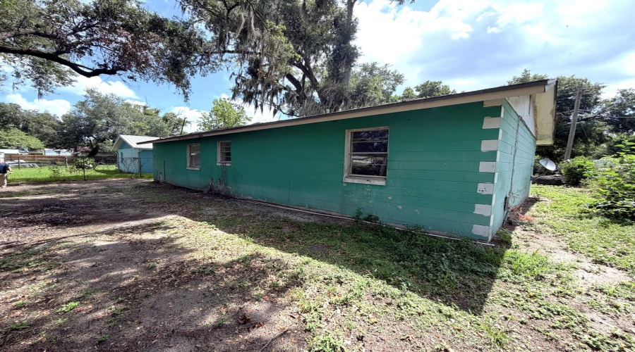 Dade City, Florida 33523, 3 Bedroom Bedrooms, ,1 Bathroombathrooms,Residential,For Sale,12Th,0,Mfrw7886360