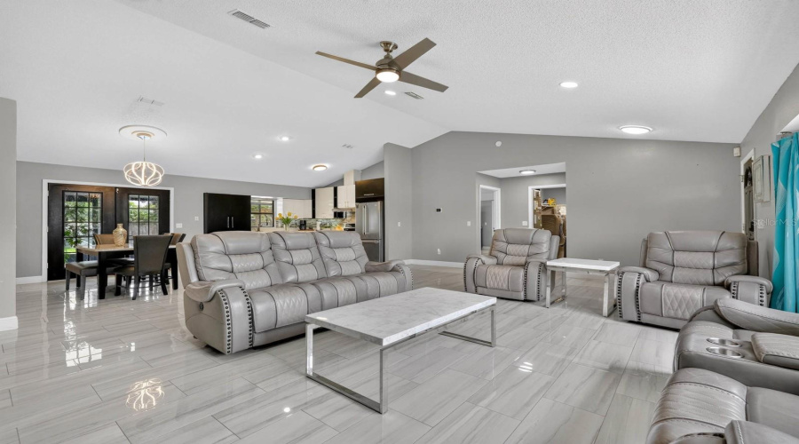 Edgewater, Florida 32141, 3 Bedroom Bedrooms, ,2 Bathroombathrooms,Residential,For Sale,Willow Oak,0,Mfrv4950635