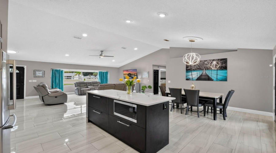 Edgewater, Florida 32141, 3 Bedroom Bedrooms, ,2 Bathroombathrooms,Residential,For Sale,Willow Oak,0,Mfrv4950635