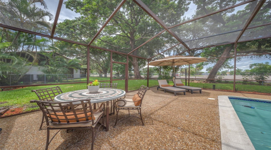 Plantation, Florida 33324, 4 Bedroom Bedrooms, ,3 Bathroombathrooms,Residential,For Sale,Conch Shell,0,Mfro6431589
