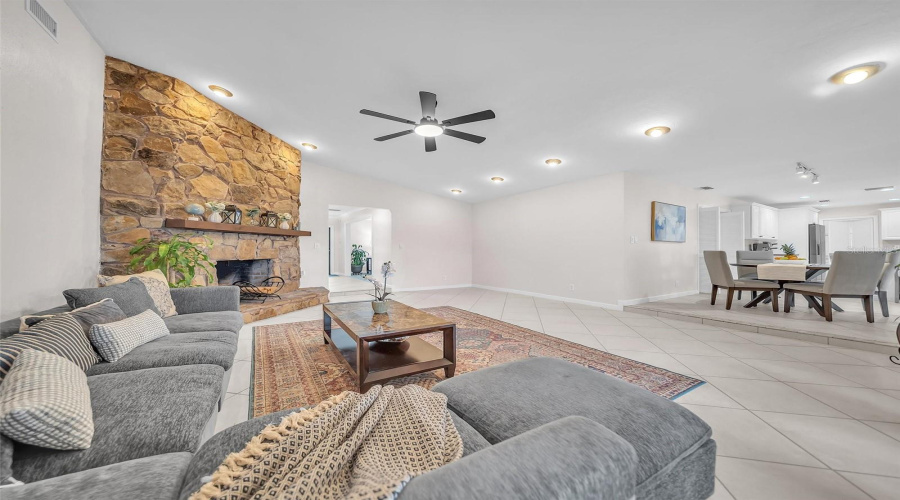 Plantation, Florida 33324, 4 Bedroom Bedrooms, ,3 Bathroombathrooms,Residential,For Sale,Conch Shell,0,Mfro6431589