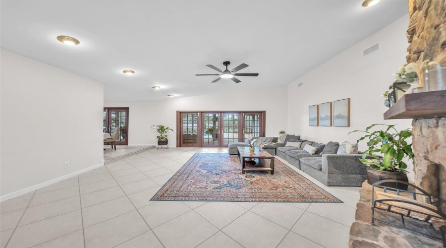Plantation, Florida 33324, 4 Bedroom Bedrooms, ,3 Bathroombathrooms,Residential,For Sale,Conch Shell,0,Mfro6431589