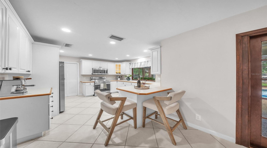 Plantation, Florida 33324, 4 Bedroom Bedrooms, ,3 Bathroombathrooms,Residential,For Sale,Conch Shell,0,Mfro6431589