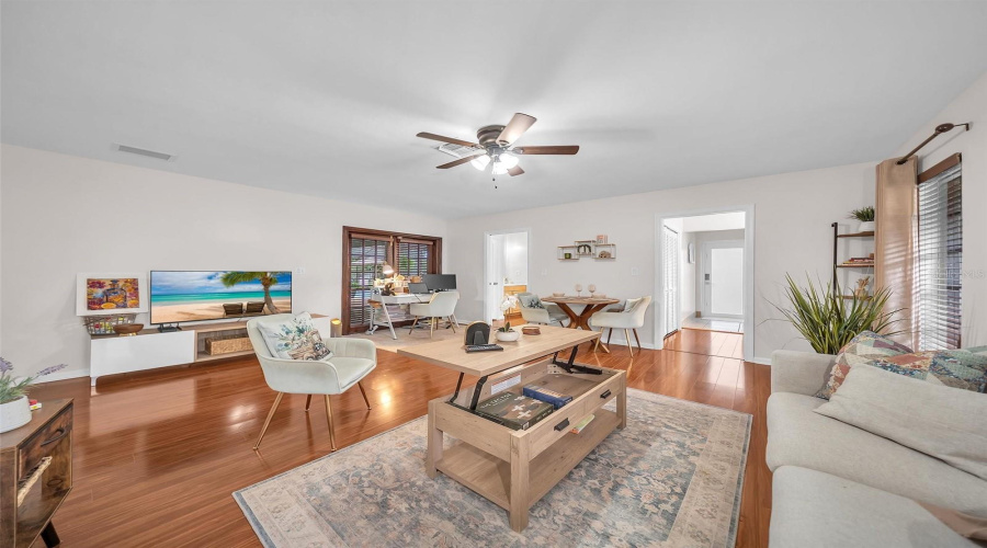 Plantation, Florida 33324, 4 Bedroom Bedrooms, ,3 Bathroombathrooms,Residential,For Sale,Conch Shell,0,Mfro6431589