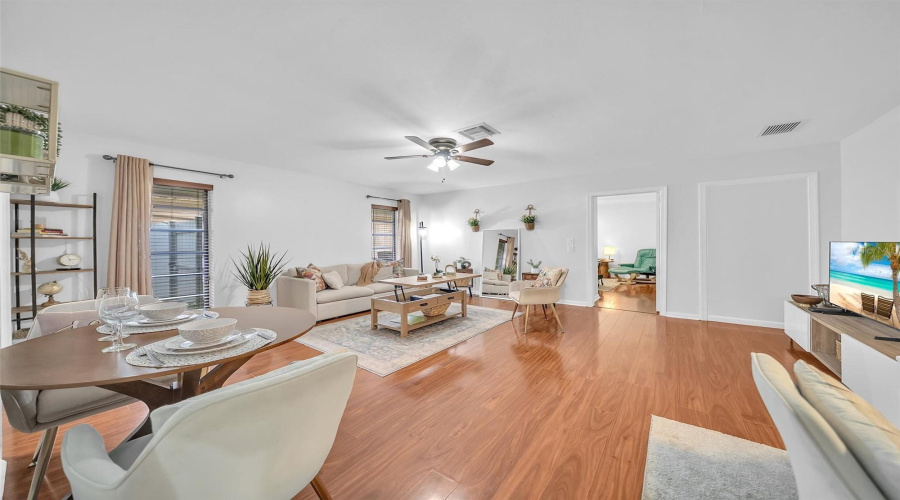 Plantation, Florida 33324, 4 Bedroom Bedrooms, ,3 Bathroombathrooms,Residential,For Sale,Conch Shell,0,Mfro6431589