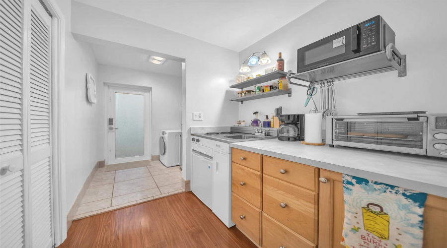 Plantation, Florida 33324, 4 Bedroom Bedrooms, ,3 Bathroombathrooms,Residential,For Sale,Conch Shell,0,Mfro6431589