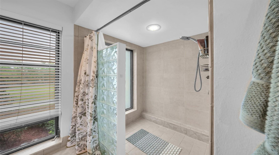 Plantation, Florida 33324, 4 Bedroom Bedrooms, ,3 Bathroombathrooms,Residential,For Sale,Conch Shell,0,Mfro6431589