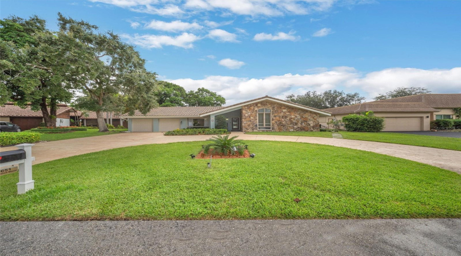 Plantation, Florida 33324, 4 Bedroom Bedrooms, ,3 Bathroombathrooms,Residential,For Sale,Conch Shell,0,Mfro6431589