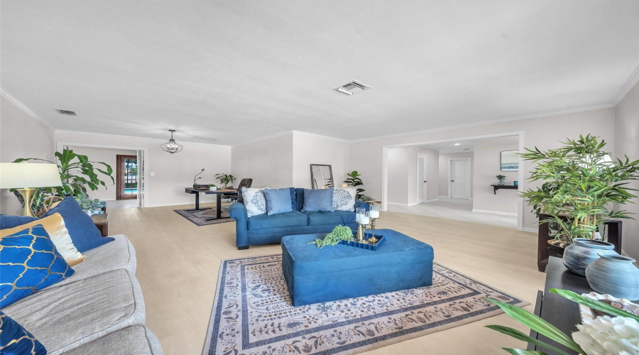 Plantation, Florida 33324, 4 Bedroom Bedrooms, ,3 Bathroombathrooms,Residential,For Sale,Conch Shell,0,Mfro6431589