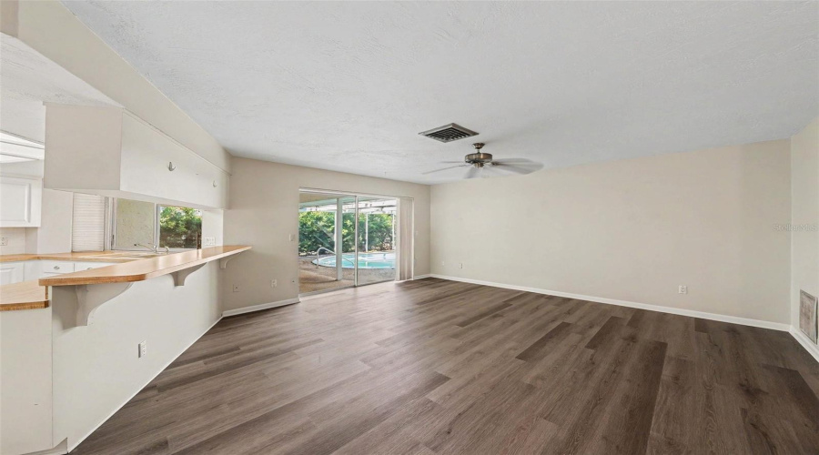Palm Harbor, Florida 34683, 3 Bedroom Bedrooms, ,2 Bathroombathrooms,Residential,For Sale,15Th,0,Mfro6422541