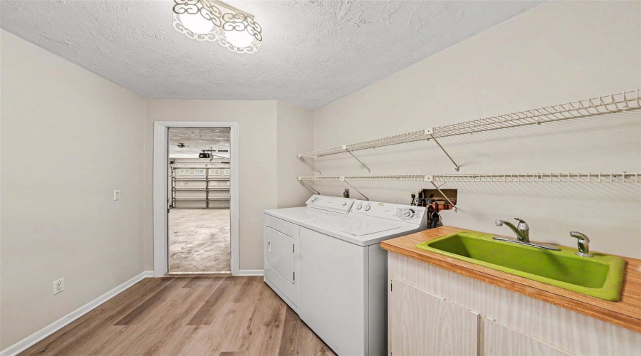 Palm Harbor, Florida 34683, 3 Bedroom Bedrooms, ,2 Bathroombathrooms,Residential,For Sale,15Th,0,Mfro6422541
