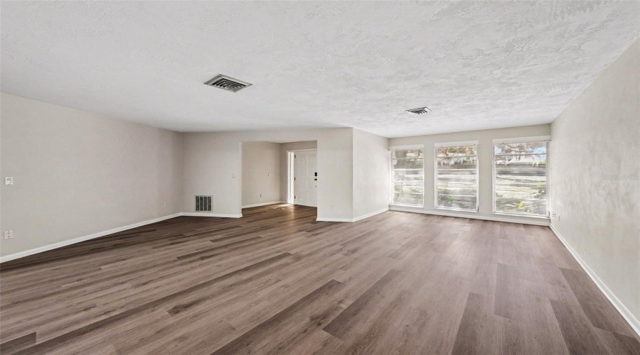 Palm Harbor, Florida 34683, 3 Bedroom Bedrooms, ,2 Bathroombathrooms,Residential,For Sale,15Th,0,Mfro6422541