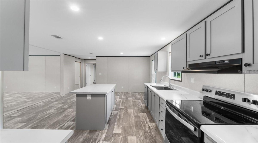 Frostproof, Florida 33843, 3 Bedroom Bedrooms, ,2 Bathroombathrooms,Residential,For Sale,Oakridge,0,Mfrp4937018