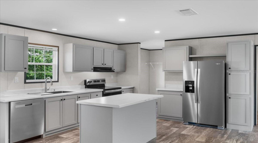 Frostproof, Florida 33843, 3 Bedroom Bedrooms, ,2 Bathroombathrooms,Residential,For Sale,Oakridge,0,Mfrp4937018