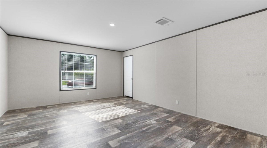 Frostproof, Florida 33843, 3 Bedroom Bedrooms, ,2 Bathroombathrooms,Residential,For Sale,Oakridge,0,Mfrp4937018