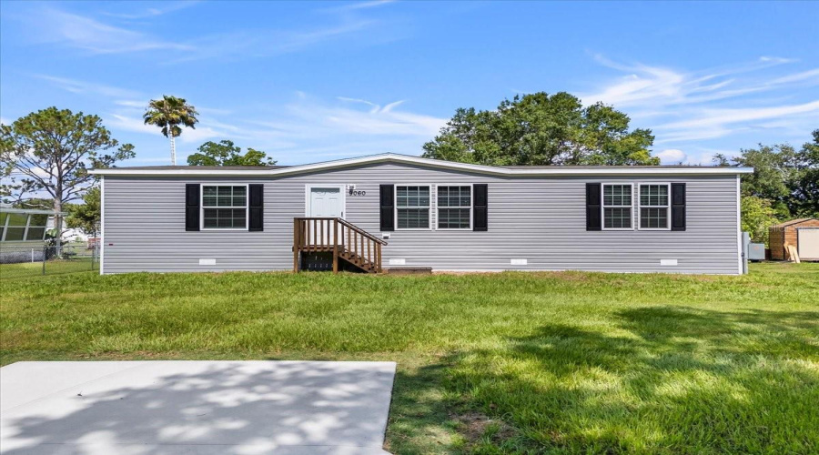 Frostproof, Florida 33843, 3 Bedroom Bedrooms, ,2 Bathroombathrooms,Residential,For Sale,Oakridge,0,Mfrp4937018