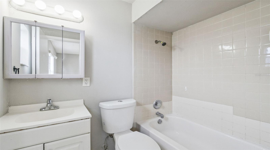 Kissimmee, Florida 34743, 3 Bedroom Bedrooms, ,2 Bathroombathrooms,Residential,For Sale,Lake Villa,0,Mfro6413875