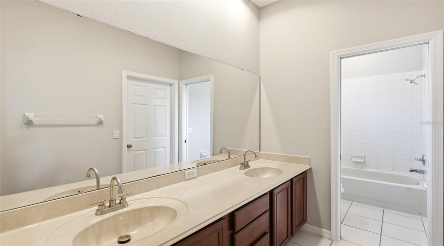 Orlando, Florida 32824, 5 Bedroom Bedrooms, ,3 Bathroombathrooms,Residential,For Sale,Sand Arbor,0,Mfro6417887