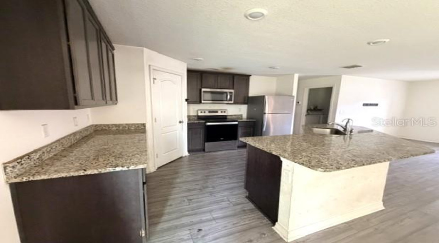 Deltona, Florida 32738, 3 Bedroom Bedrooms, ,2 Bathroombathrooms,Residential,For Sale,Apple Orchard,0,Mfro6429478
